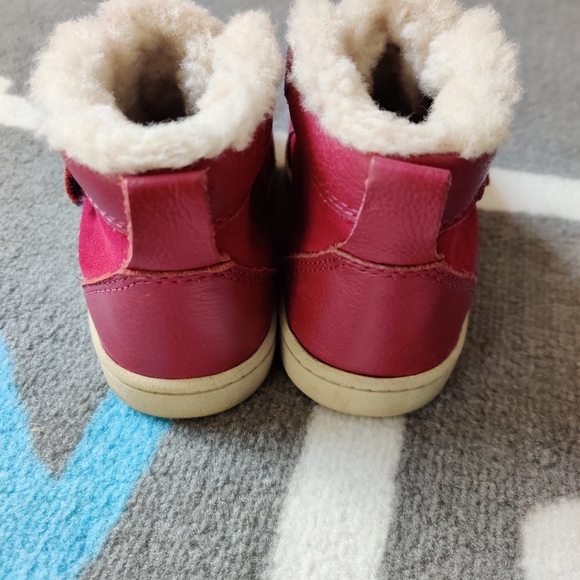 UGG Boots - Picture 2 of 13